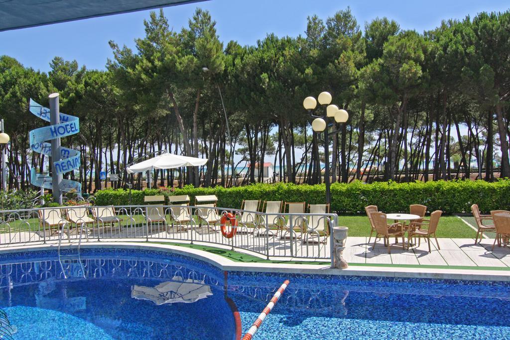 Hotel Meripol ألبا أدرياتيكا المظهر الخارجي الصورة