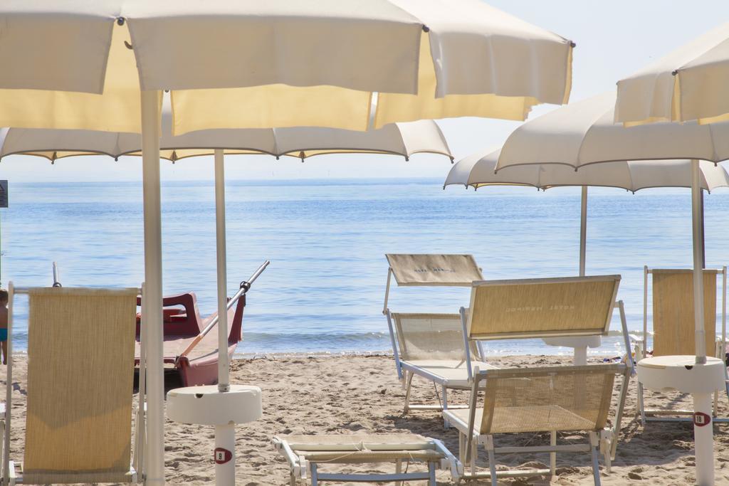 Hotel Meripol ألبا أدرياتيكا المظهر الخارجي الصورة
