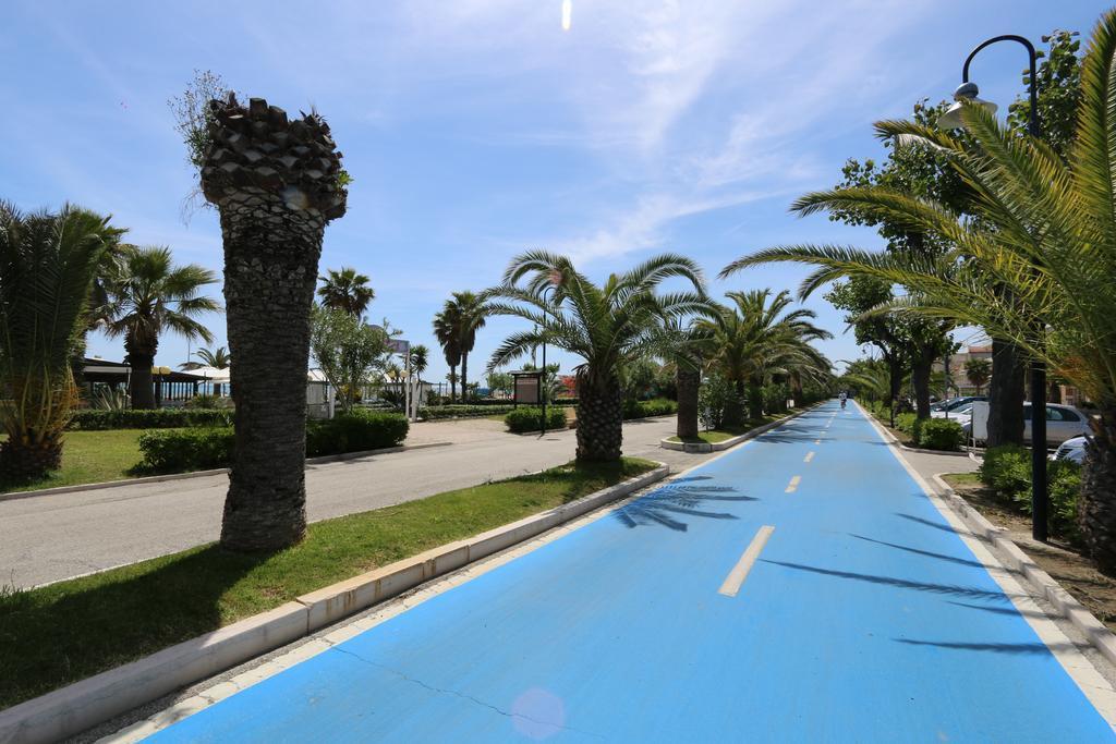 Hotel Meripol ألبا أدرياتيكا المظهر الخارجي الصورة